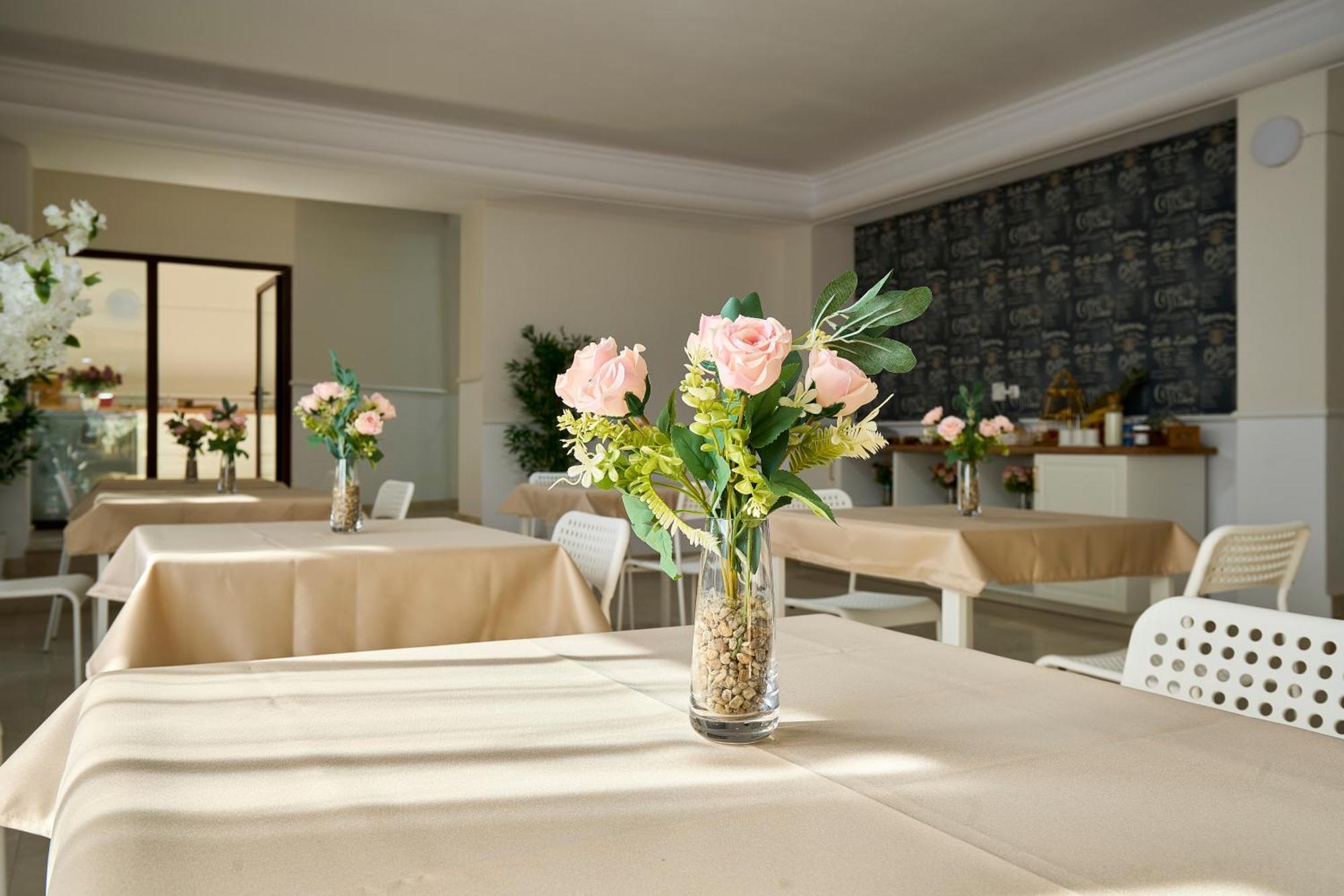 Therme Airport Resort Corbeanca Extérieur photo